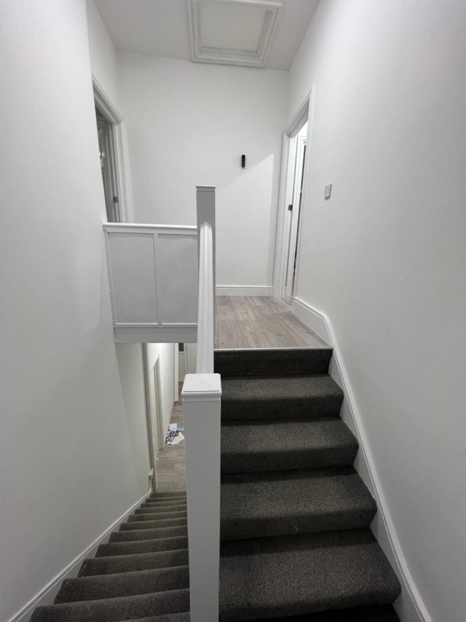 F4 Luxury Stays One Bed Apartment With Parking イルフォード エクステリア 写真